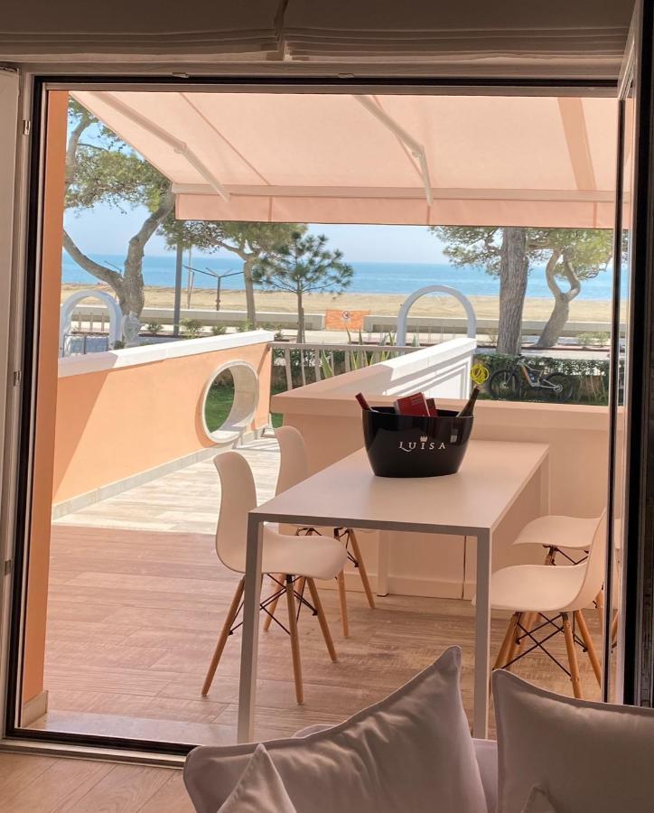 Appartamento Fronte Mare Villa Lory Lignano Sabbiadoro Exteriör bild